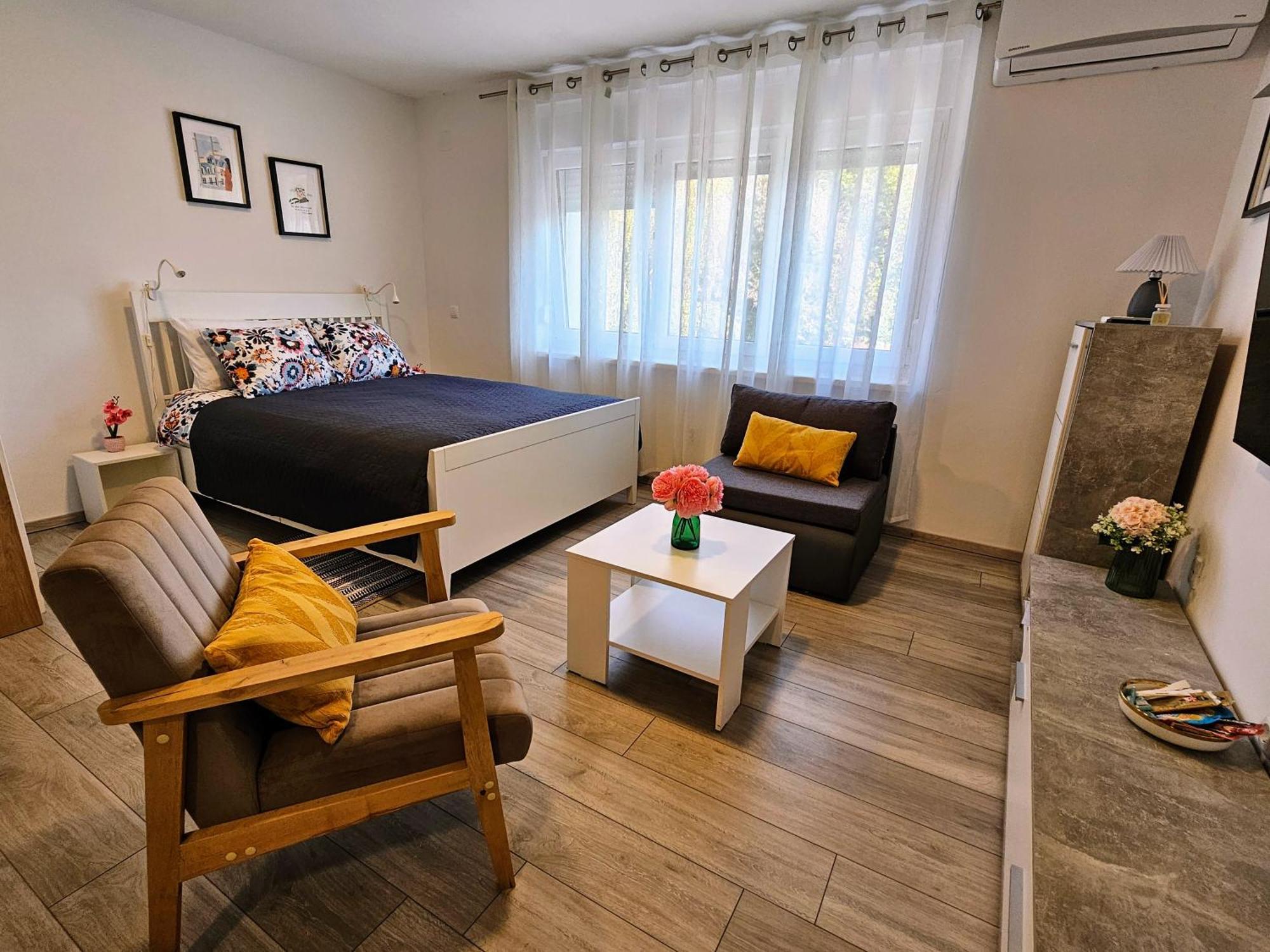Mirta Ii Apartment *